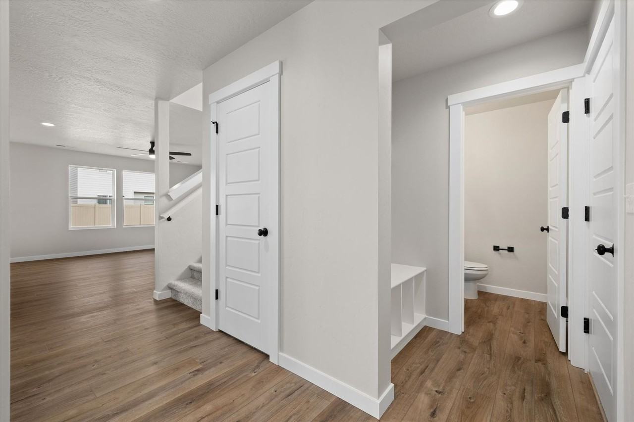 6226 W Karpathos St - Photo 3 of 26