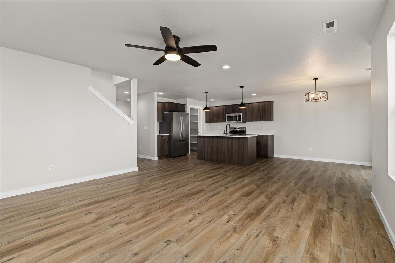 6226 W Karpathos St - Photo 6 of 26