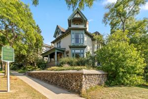 featured image of 214 Fountain St Ne #1