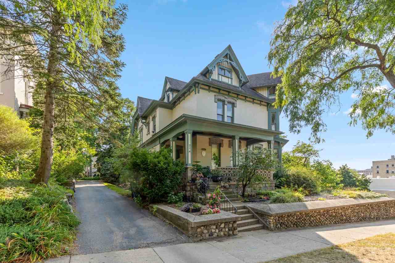 214 Fountain St Ne #1 - Photo 4 of 20