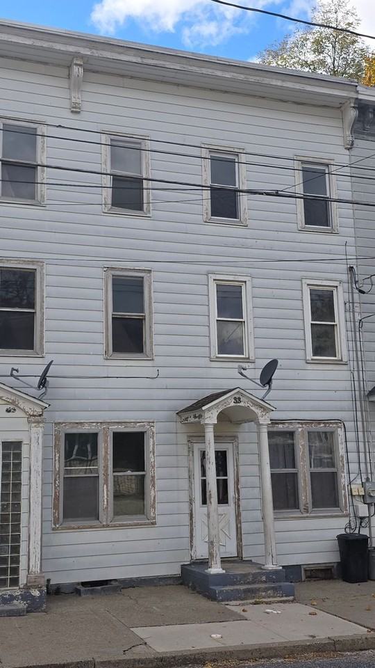 33 Washington St - Photo 2 of 30