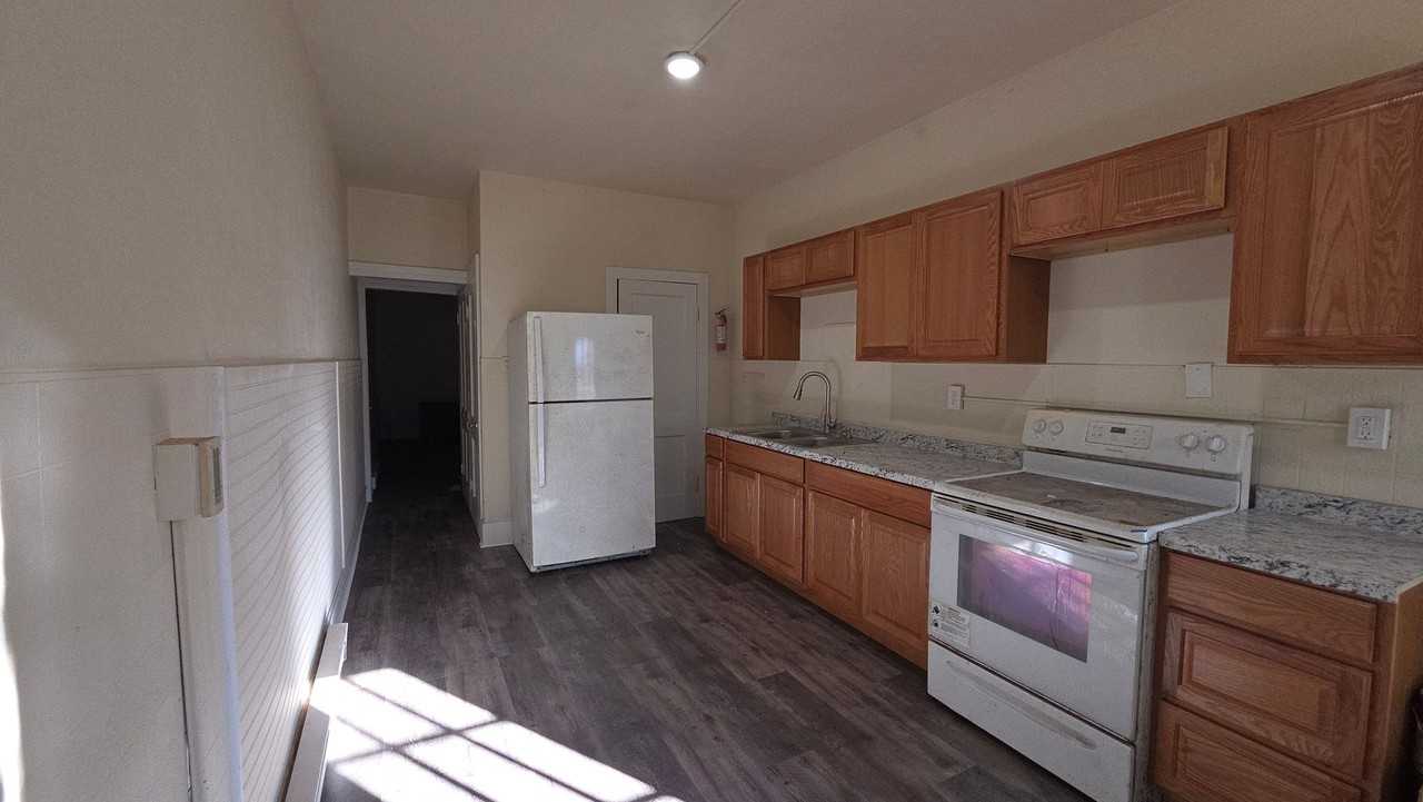 33 Washington St - Photo 3 of 30