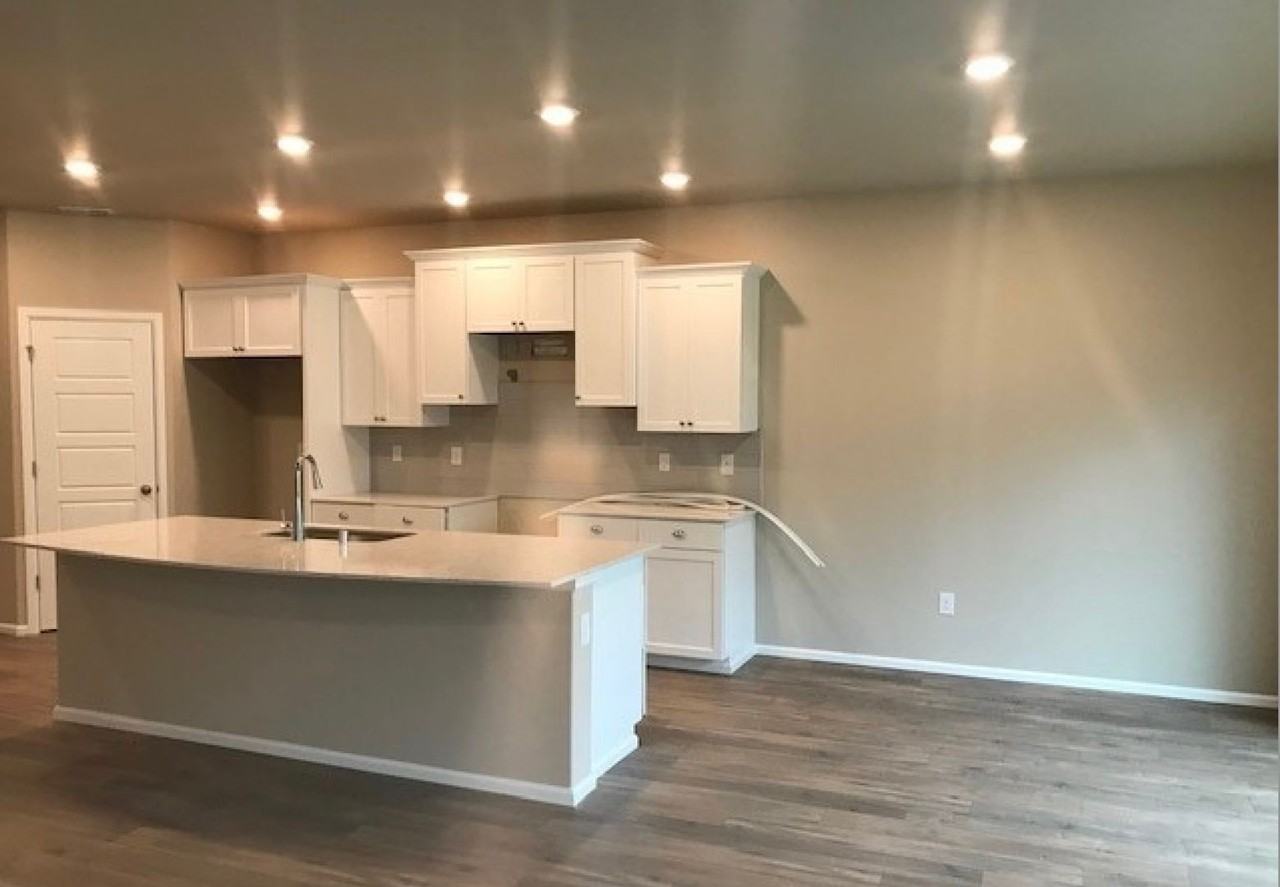 3710 80th Ave Ne - Photo 3 of 12