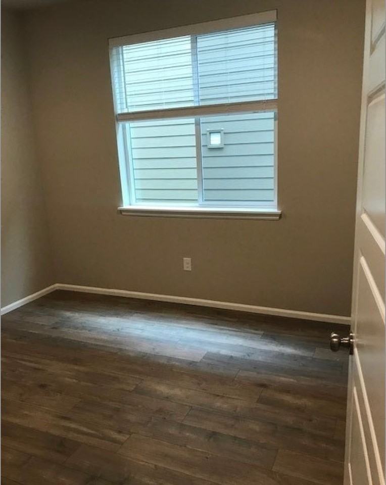 3710 80th Ave Ne - Photo 6 of 12