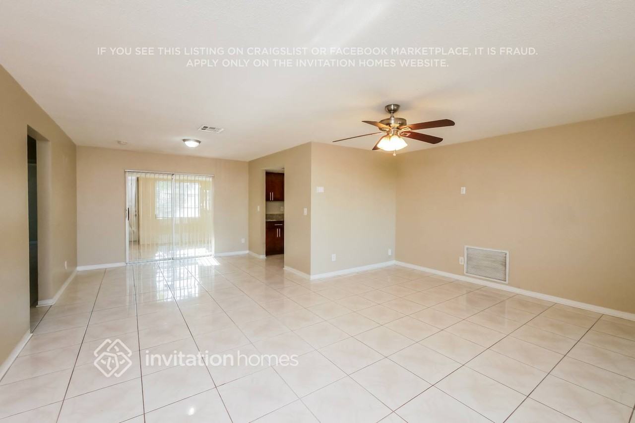 700 S Rainbow Dr - Photo 3 of 17