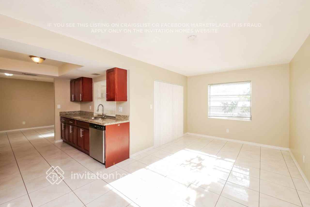 700 S Rainbow Dr - Photo 5 of 17