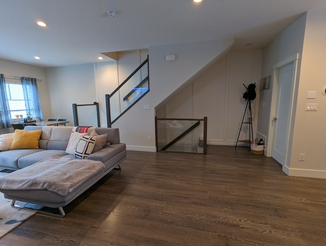 15688 28 Avenue #19 - Photo 2 of 17