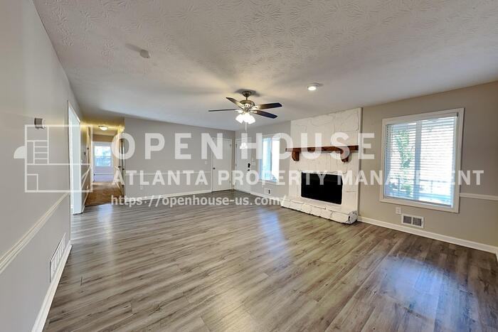 208 Emerald Cove Ln - Photo 4 of 22