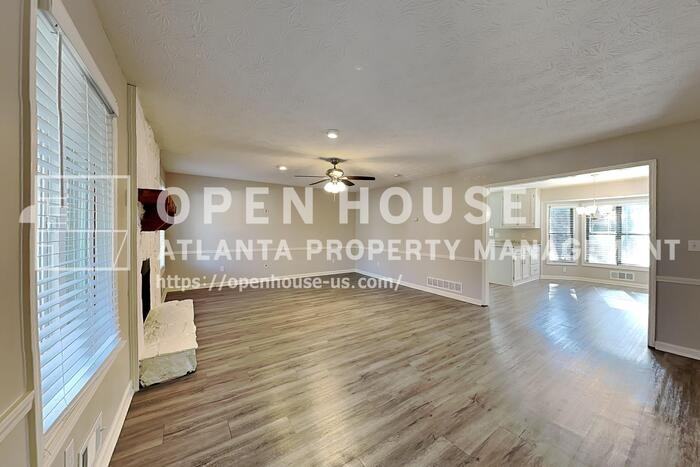 208 Emerald Cove Ln - Photo 5 of 22