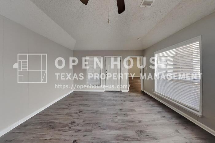 3817 Rochelle Dr - Photo 6 of 27