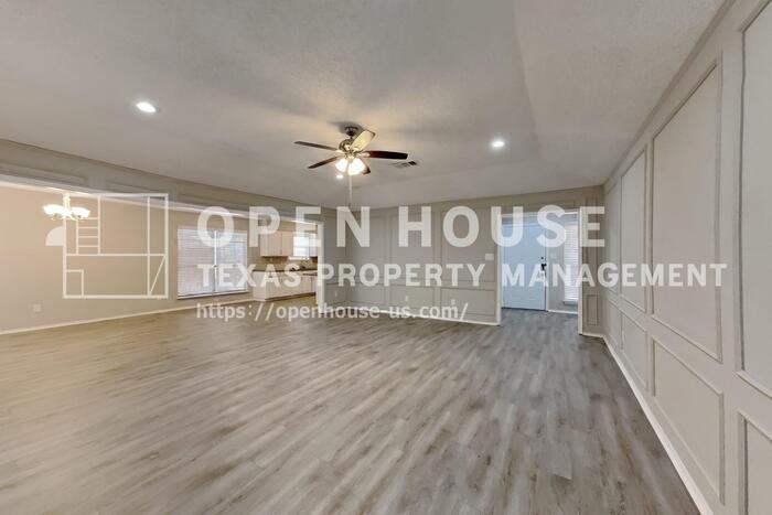 5128 Red River Dr - Photo 5 of 20