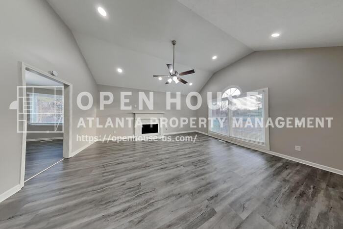 880 Burning Bush Dr - Photo 4 of 24