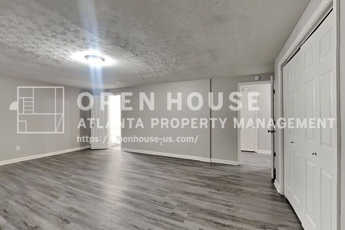 880 Burning Bush Dr - Photo 7 of 24