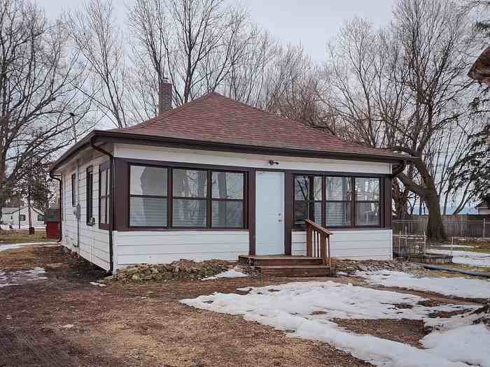 11783 Genessee St - Photo 5 of 28