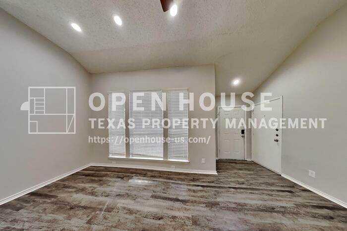 1011 Silver Spruce Dr - Photo 5 of 23