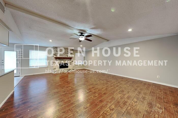 7516 Mapleleaf Dr - Photo 4 of 20