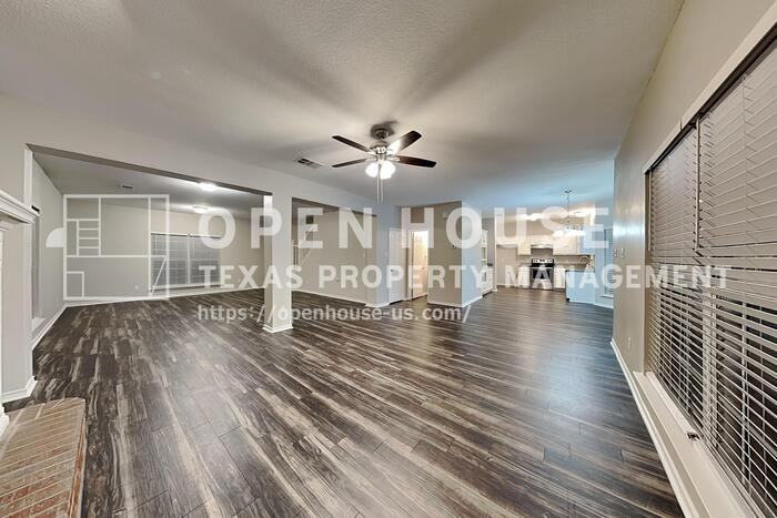 1808 Eastfork Ln - Photo 4 of 20