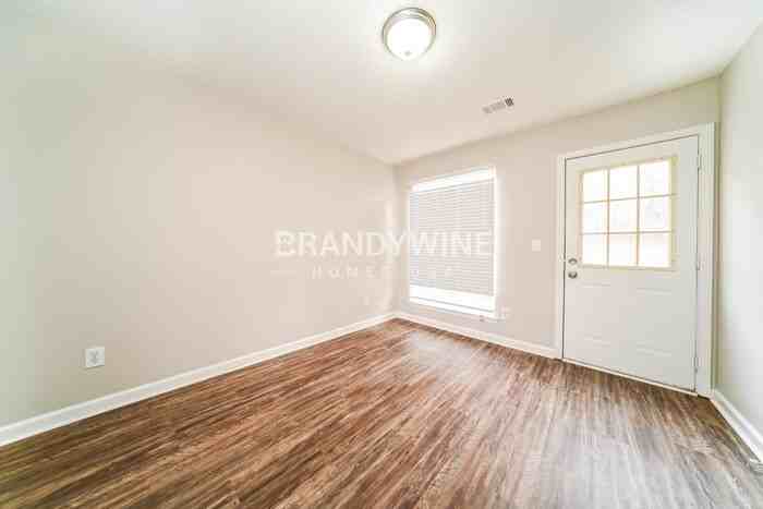 1038 Wynnbrook Ln - Photo 5 of 26