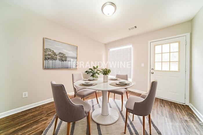 1038 Wynnbrook Ln - Photo 6 of 26