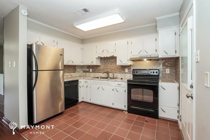 3369 Patterson Dr - Photo 7 of 13