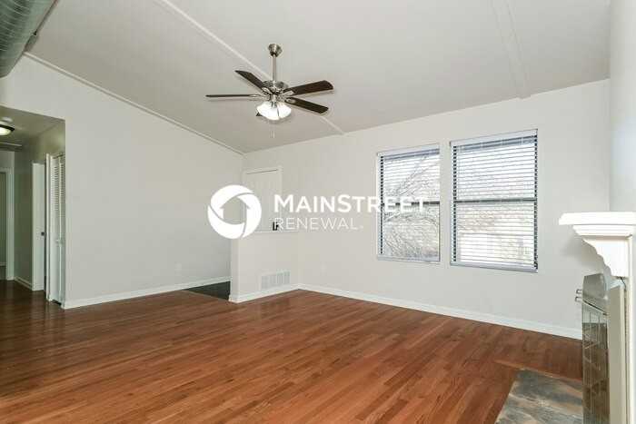 1409 Castle Mill Dr - Photo 5 of 17