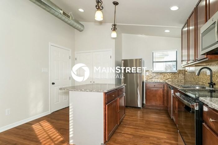 1409 Castle Mill Dr - Photo 6 of 17