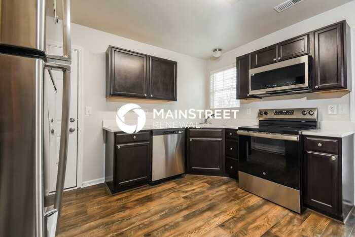 828 Brentwood Park Ln - Photo 7 of 18