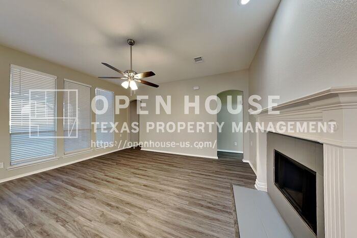 301 Hudson Falls Dr - Photo 5 of 21