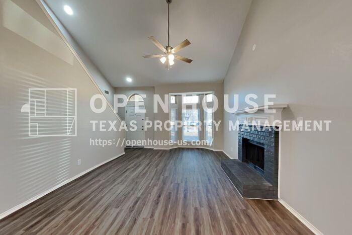 320 Appling Dr - Photo 5 of 20