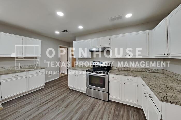 320 Appling Dr - Photo 7 of 20