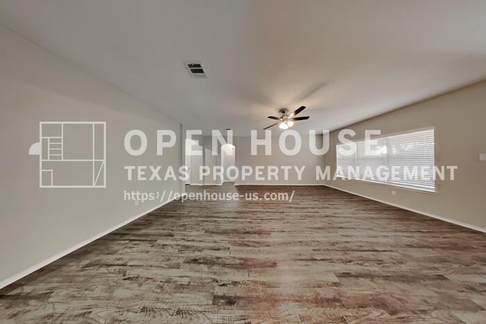 118 Shadybrook Dr - Photo 4 of 20