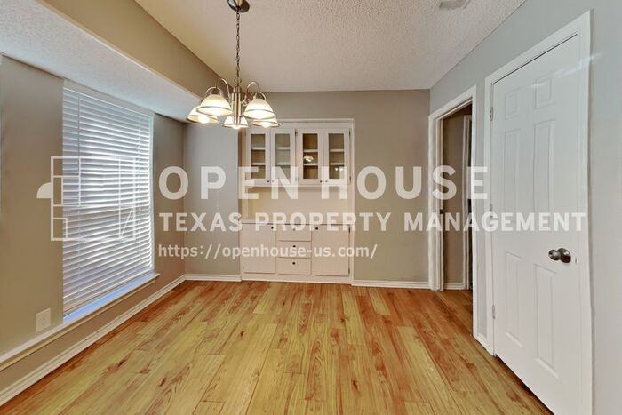 220 Meadowhill Dr - Photo 7 of 21