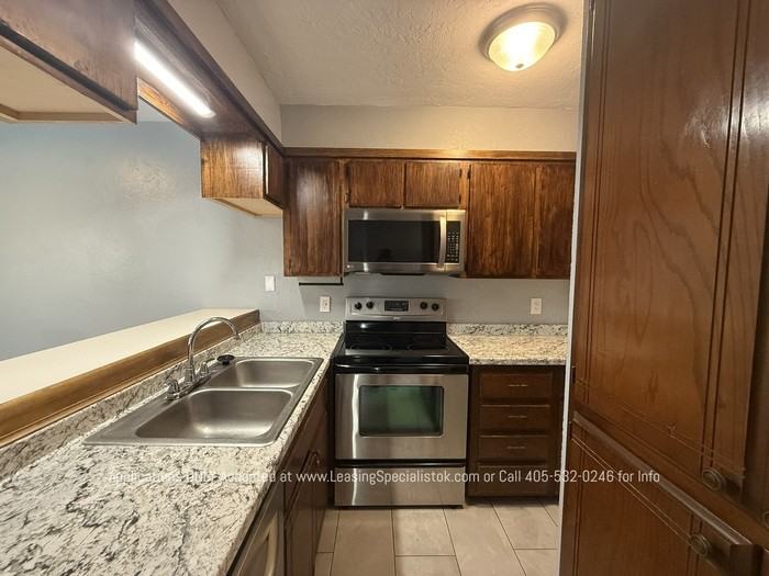 1020 Rambling Oaks Dr #A - Photo 6 of 21