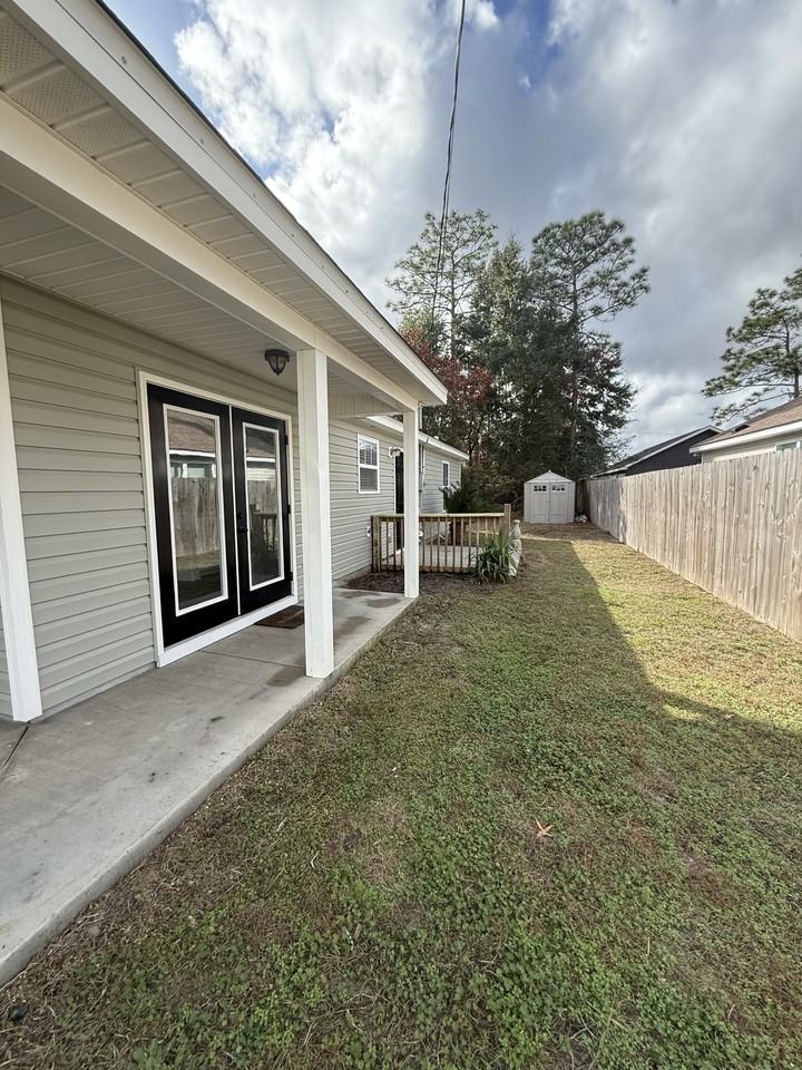 140 Duane Dr #1 - Photo 2 of 10