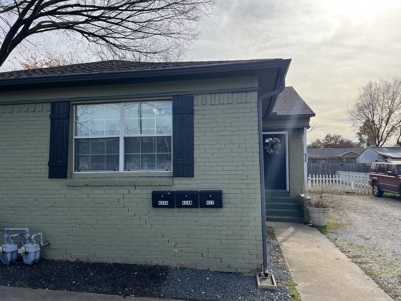 422 E Worth St #NA - Photo 3 of 11