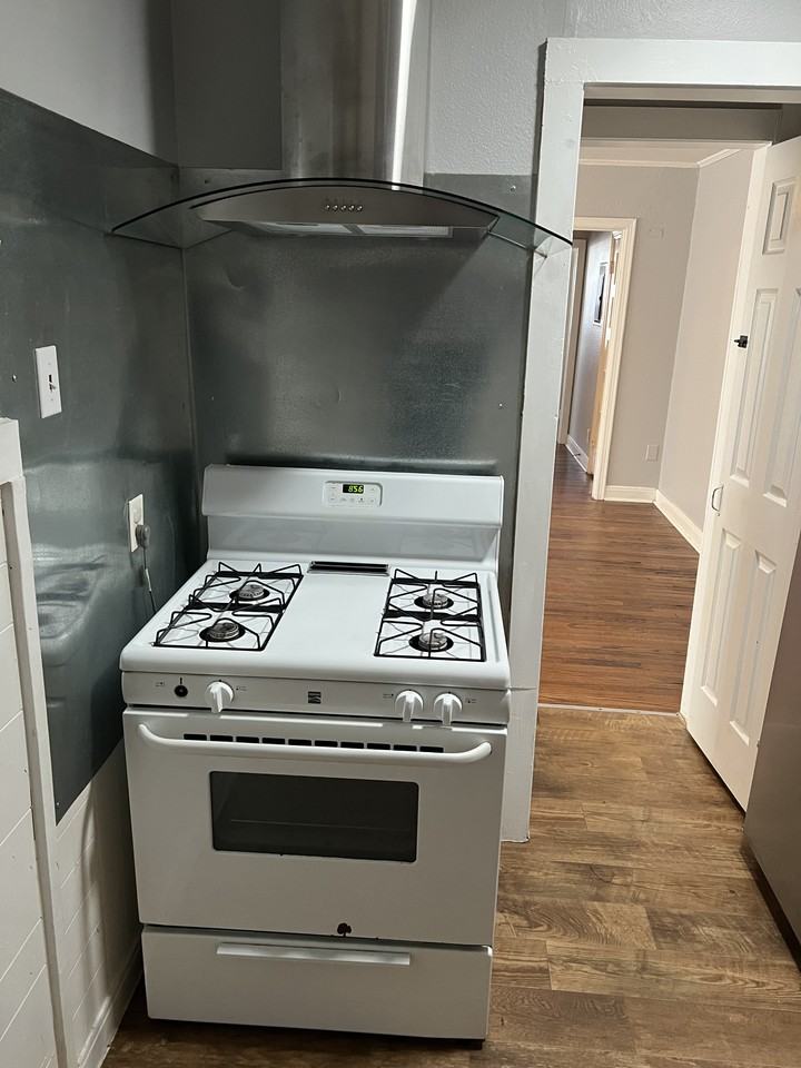 422 E Worth St #NA - Photo 7 of 11