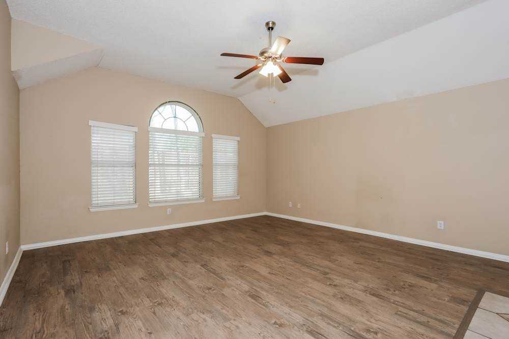 1308 Sheffield Dr #NA - Photo 2 of 6