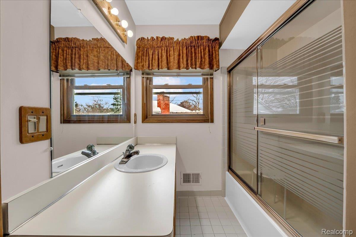 249 E Silverbell Rd #NA - Photo 6 of 9