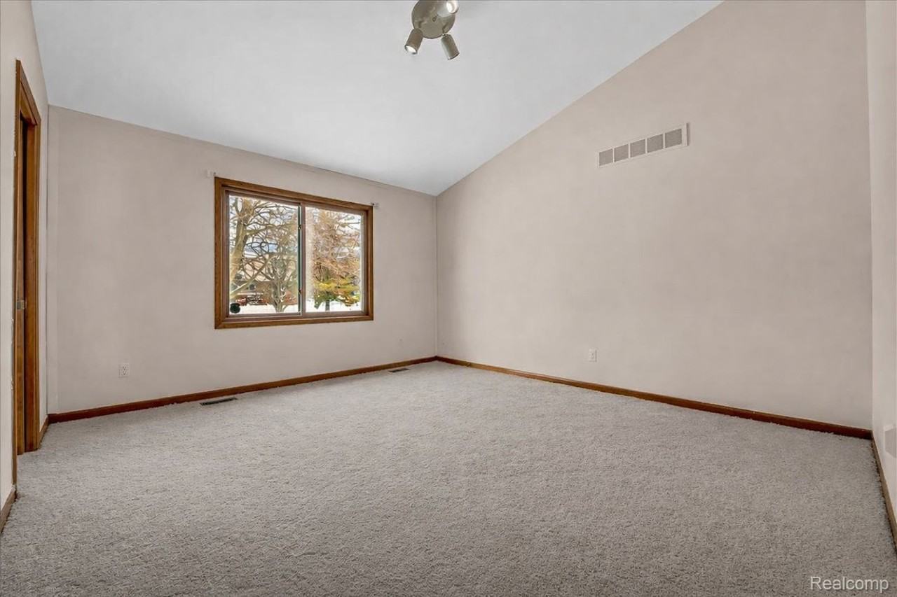 249 E Silverbell Rd #NA - Photo 7 of 9