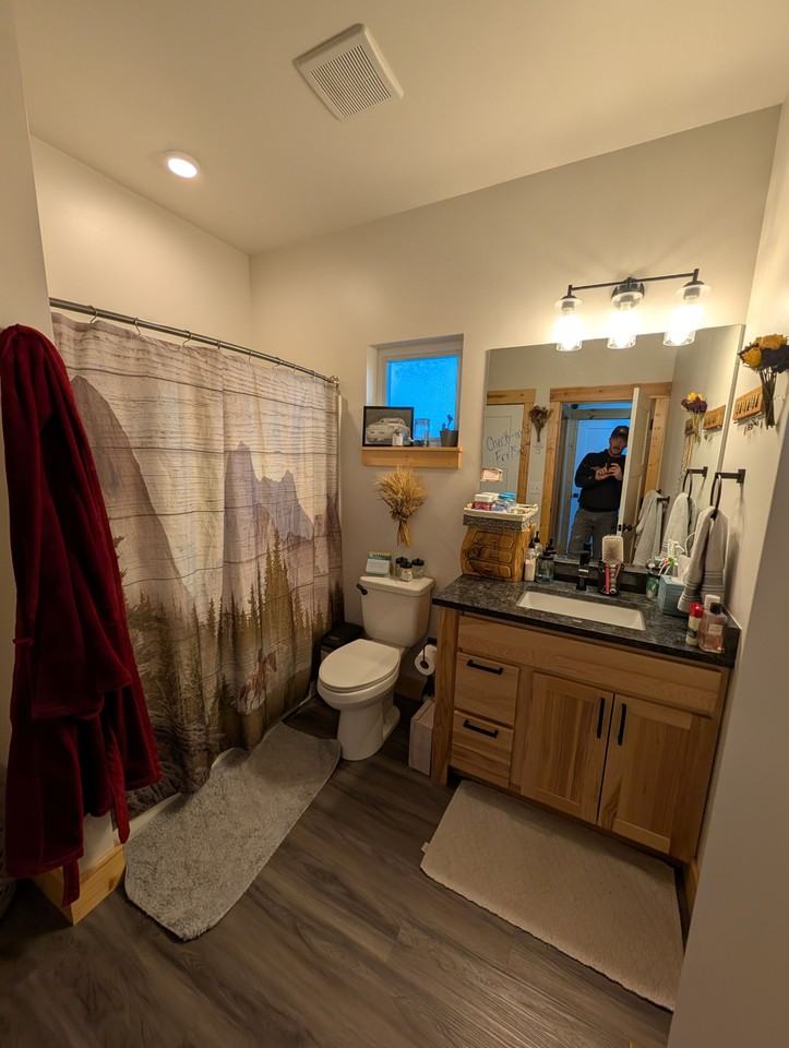 609 Oregon St #A - Photo 2 of 5