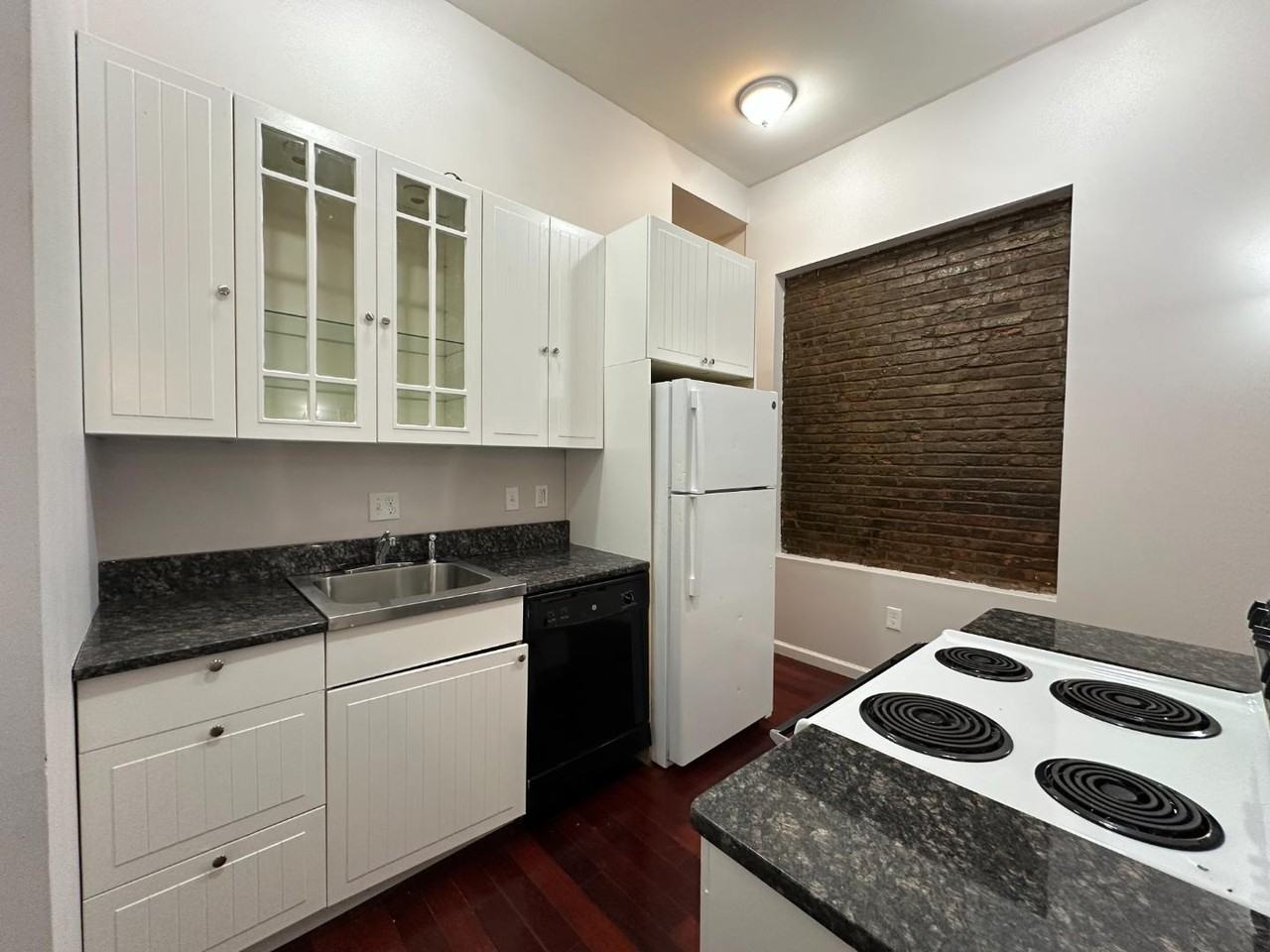 2215 Eutaw Pl - Photo 2 of 10