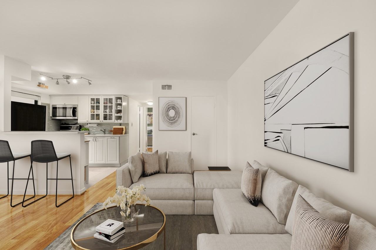 1031 Michigan Ave Ne #1 - Photo 3 of 22