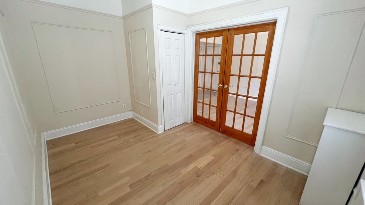 31 31 44 35th Street #1 - Photo 2 of 7