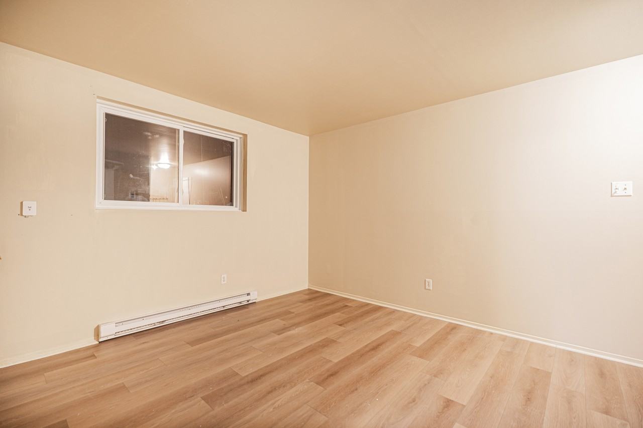 10 Rue Lauzon #3 - Photo 4 of 10