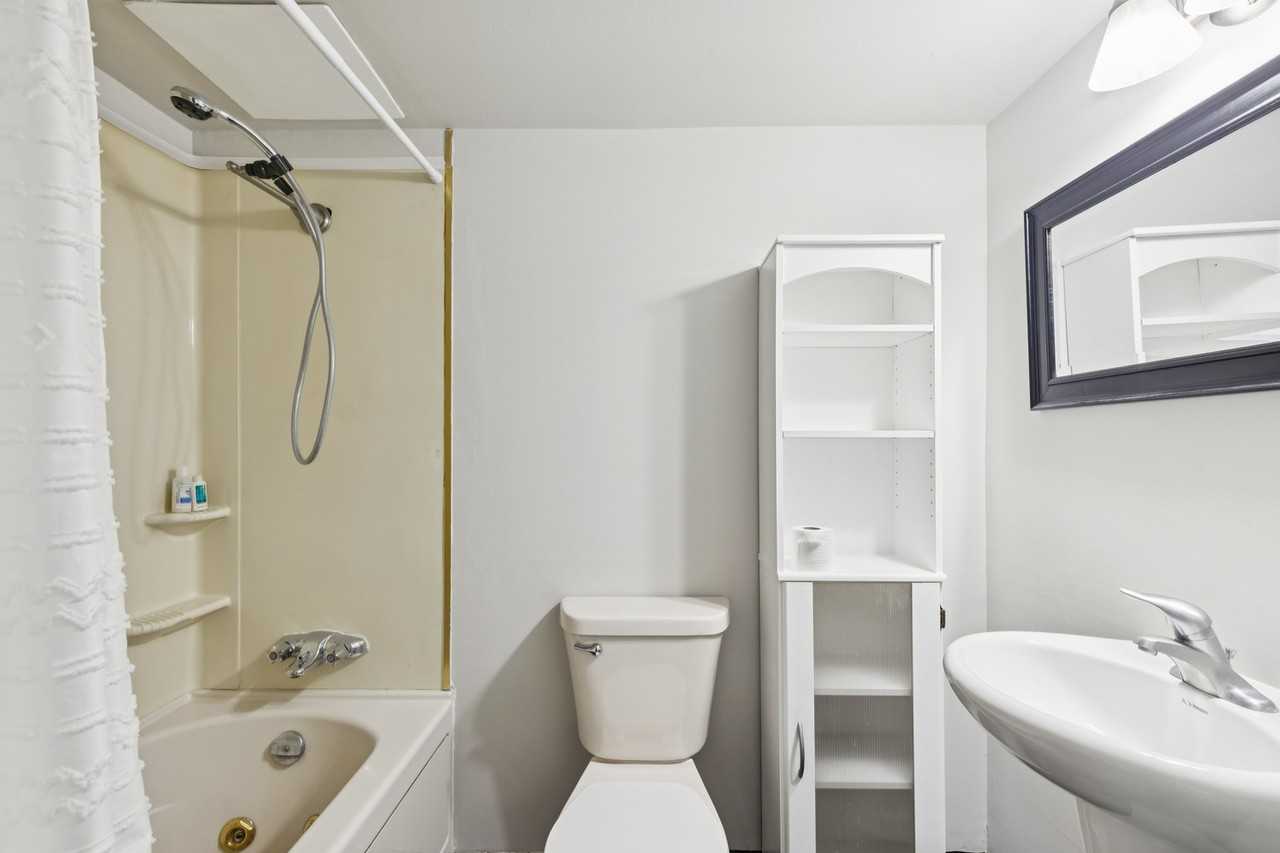 Marion Manor - Photo 6 of 38