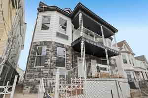 featured image of 540 E 25th St