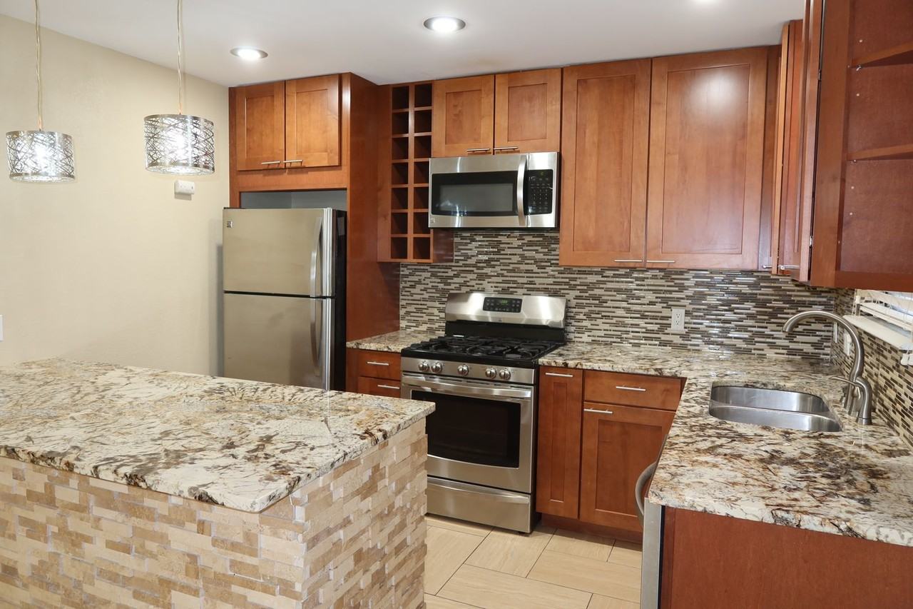 3000 S 1st St - Photo 5 of 21