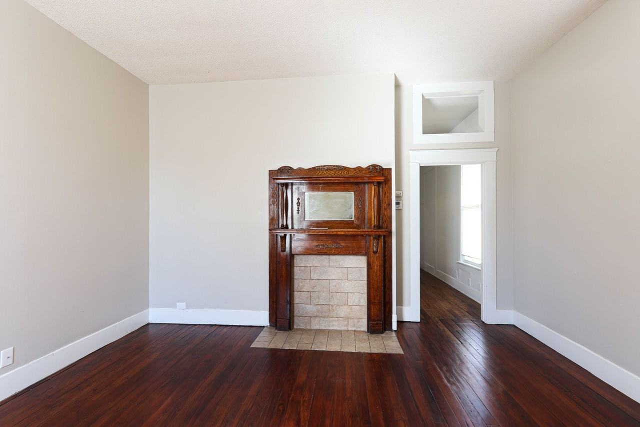 310 E Florida St - Photo 3 of 8