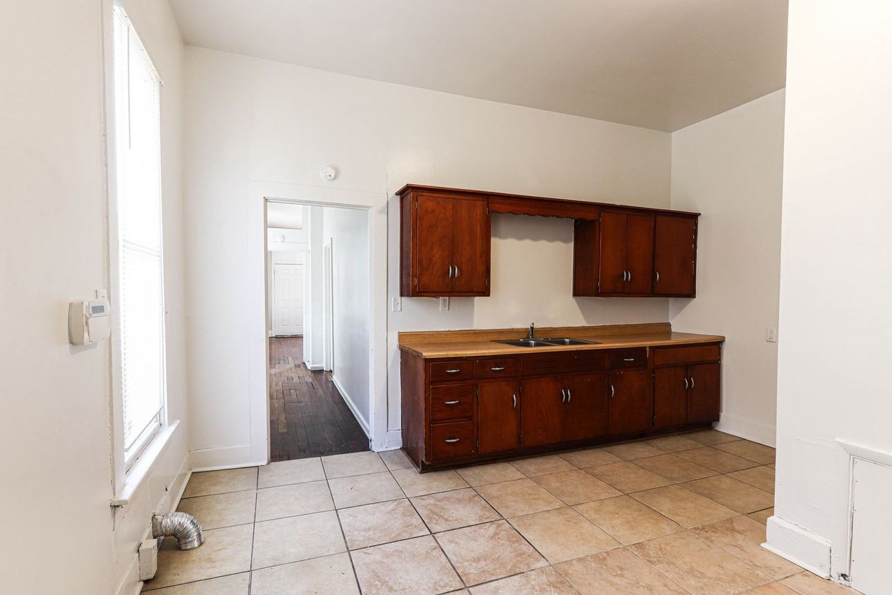 310 E Florida St - Photo 6 of 8