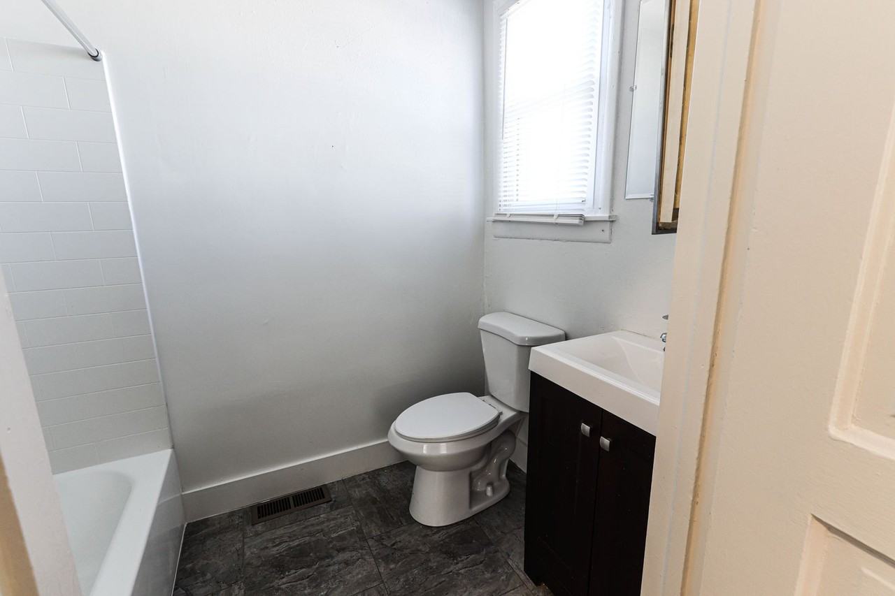 310 E Florida St - Photo 7 of 8